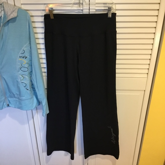 Good Move by Life Is Good Women’s Hoodie, Top, and Pants, size small - Picture 3 of 12
